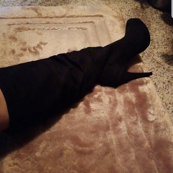 Boots - Picture 6 of 6